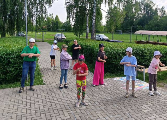 Восьмой день в пришкольном оздоровительном лагере &amp;quot;Радужная страна&amp;quot;.